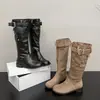 Botas femininas vintage de cano alto, nicho, novo estilo outono 2026, bico redondo, botas de montaria de tubo alto afinadoras, botas plissadas empilhadas
