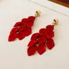 Aretes de Borla de Pétalo de Aguja Plateada, Sensación de Lujo Ligero y Gama Alta, Aretes de Nicho con un Ambiente Vintage, Versátiles y Elegantes, Venta al por Mayor