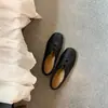 Sapatilhas femininas casuais novas de outono, estilo slip-on com cruzado, sapatos da moda, sapatos baixos, estilo delicado, versáteis, 2026