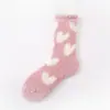 Nuevos calcetines de amor para mujer de otoño e invierno, calcetines de suelo de coral con pelusa, calcetines gruesos cálidos para el hogar, calcetines para el mes, fabricantes al por mayor