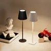 Lámpara de Mesa LED Alta Pequeña, Luz Ambiental, Decoración de Dormitorio, Mesita de Noche, Escritorio del Hogar, Regulable, Estilo Minimalista Moderno