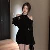 Vestido Sexy Puro Deseo de Hombros Caídos con Cuello Halter y Mangas Largas para Mujer, Estilo Coreano, Cintura A-Line Adelgazante, Vestido Corto Negro Elegante para Primavera y Otoño