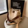 Bolso Cubo de Gran Capacidad para Mujer 2026 Nuevo Moda Retro Correa Ancha Bolso Cruzado Popular Bolso de Hombro