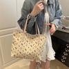Bolso de Mujer Nuevo Versátil Moderno de Gran Capacidad con un Diseño Único, Bolso Tote de un Solo Hombro, Bolso de Mano, Bolso de Mano Retro Estilo Cesta