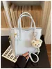2026 Nuevo Bolso de Moda Estilo Coreano Bolso Cubo de Cuero Suave de Alta Gama Bolso Cruzado Elegante y Versátil para Mujer
