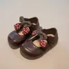 Sapatos de princesa para crianças, nova coleção primavera/outono 2026, sapatos de couro fofos para meninas, sapatilhas de bico fino, sapatos de bebê respiráveis com solas macias