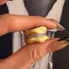 2026 Estilo Caliente Estilo Retro de Corte Anillo de Hoja de Plátano para Mujer Lujo Ligero Artesanía Italiana Cepillada Anillo de Dedo Incrustado de Diamantes