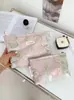 Nova Bolsa de Maquiagem Bordada com Flores Frescas Nova Bolsa Portátil de Grande Capacidade para Armazenamento de Cuidados com a Pele Bolsa de Higiene Pessoal para Viagem