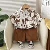 Camisa de Verão de Manga Curta Nova Aldeia Esboçada Roupas de Verão Infantis Terno Infantil Estilo Coreano Bonito Terno de Menino para o Verão
