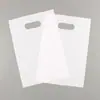 Bolsos de Plástico Personalizados Bolsos para Tienda de Ropa Bolsas Punzonadas Publicitarias PE Regalo Gafas Joyería Bolsillo de Solapa Plana Pantalones Personalizados