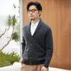 Nuevo cárdigan de cachemira para hombre, moda otoño e invierno, con cuello alto y cierre de botones, tejido para abrigar, 100% cachemira pura