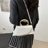Bolso cuadrado pequeño portátil con textura de diseño de nicho de moda de este año, temperamento de moda, versátil, para dama, casual, bandolera
