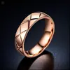 Anel de aço inoxidável feminino nicho alta qualidade Coringa banhado a ouro ins não desbota formato de diamante joias femininas de aço inoxidável atacado