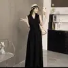 Conjunto de alta gama para mujer de talla grande: Elegante Chaleco de Cuello en V + Pantalones de Pierna Ancha de Cintura Alta, Conjunto de Dos Piezas Estilo Old Money