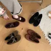 2026 Sapatos Mary Jane Veludo Retrô Bico Redondo Velcro Mais Veludo Outono Inverno Versátil Temperamento Sapatos Simples de Vovó