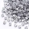 Cuentas cuadradas de letras inglesas de 6*6 mm acrílico plateado más cuentas negras cuentas sueltas cuentas hechas a mano accesorios de joyería DIY