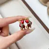 Brincos Saturno Halo Coração Brilhante com Diamantes Estilo Doce e Cool para Mulheres, Novos Brincos Populares de Nicho de Luxo Leve Versáteis para Mulheres
