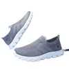 Zapatos sin cordones de tirar para hombres mayores, zapatos de malla transpirable verano 2026, zapatos de tela del viejo Pekín para hombres, zapatos para caminar para hombres
