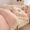 Conjunto de Roupa de Cama Retro Francês de Renda Leite Veludo Quatro Peças Outono Inverno Espessado Estilo Princesa Capa de Edredom de Veludo Esculpido Roupa de Cama Quente