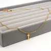 Moda europea y americana 26 letras collar de acero inoxidable oro plata cadena de clavícula de lujo ligero joyería de acero de titanio venta al por mayor