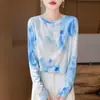 Camiseta fina de malha vintage com estampa artística de pavão para mulheres, com gola redonda, caimento solto, versátil e tamanho plus size, peça básica.