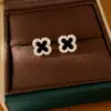 Brincos de flor trevo com zircônia e pino de prata, estilo coreano, simples e únicos, versáteis, luxo leve, brincos de alta qualidade
