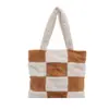 Nova Bolsa de Pelo de Cordeiro para Mulheres no Outono e Inverno Simples Bolsa Tote de Grande Capacidade Design de Nicho Bolsa de Ombro de Pelúcia