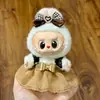 Pingente de Boneca Labubu com Conjunto de Roupas, Boneca Vestível Labubu Primeira e Segunda Geração 17cm