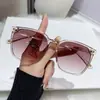 Nuevas Gafas de Sol para Mujer 2025 Versión Coreana Sencillas Adelgazantes Moda Versátiles Moldean la Cara Exclusivas Transfronterizas para Jt