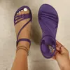 Sandalias Romanas Doradas Estilo Francés para Mujer con Tiras Cruzadas Metálicas, Tira Elástica Plana en el Talón, Zapatos de Playa para Vacaciones