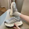 Zapatillas plateadas tipo 'Dad' para mujer 2026 Nuevas de Primavera/Verano Suela Gruesa que Aumenta la Altura Nicho Casual Versátiles Transpirables de Malla Zapatos Deportivos
