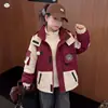 Chaqueta cortavientos acolchada y engrosada para niñas, nuevo estilo de invierno 2026, prenda exterior tres en uno para niños mayores, ropa de abrigo cálida para exteriores para niños