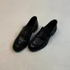 Mocasines de cuero negro para mujer, estilo británico retro, punta redonda, remaches, plisados, sin cordones, tacón grueso
