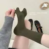 Calcetines de punta para mujer estilo coreano para otoño e invierno, color liso, casuales y versátiles para ir al trabajo, calcetines altos de algodón puro, disponibles en negro y blanco