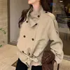 Gabardina Retro Perezosa de Doble Botón Versátil de Moda 2026 Otoño Nueva Clásica Elegante Holgada Chaqueta con Cuello Alto