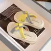 Zapatos de Princesa para Niñas Moda de Exterior 2025 Verano Nuevos Chanclas de Moda Planas con una Tira y Pedrería para Niñas