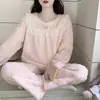 Pijama de Terciopelo Coral para Mujer en Otoño e Invierno Estilo Dulce de Princesa Encaje Manga Larga Forro Polar Engrosado Cálido Conjunto de Ropa para el Hogar