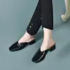 Medias Pantuflas de Piel Suave con Punta de Dedo para Mujer 2026 Verano Nuevo Punta Cuadrada Tacón Grueso Retro Tacón Alto Sandalias Mula para Exterior