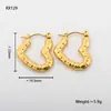 Atacado Transfronteiriço Brincos de Titânio com Coração Embossado Nicho Brincos para Mulheres Retro Europeu e Americano High-End Simples Brincos Banhados a 18K