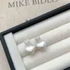 Aretes y Collar de Corazón Cepillado con Diamantes Completos para Mujer, Aretes de Lujo Ligero de Alta Gama, Nuevos Pendientes de Moda 2026 Muy Vendidos