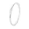 Brazalete cerrado con nuevo diseño floral, diseño de nicho, único, simple, de alta gama, versátil, accesorio elegante, perfecto para regalar