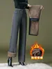 1037 Jeans de Pierna Ancha para Mujeres de Mediana Edad y Mayores Otoño/Invierno Cintura Alta Elástica Bordado Más Terciopelo Pantalones Rectos Tipo Mom para Mujer