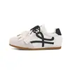 Sapatos casuais leves color block retrô com cadarços duplos, tênis de treino alemães respiráveis para mulheres, sapatos versáteis de sola macia para o dia a dia atacado