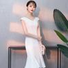 Vestido de noche elegante para mujer, sencillo y generoso, de longitud media, blanco, corte entallado, para banquetes y presentaciones.