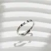 Anillo de Acero de Titanio con Diseño Simple Dongdaemun Coreano, No se Desvanece, para Mujer, Anillo de Dedo de Lujo Ligero a la Moda, Joyería para Mano Mismo Estilo del Pequeño Libro Rojo