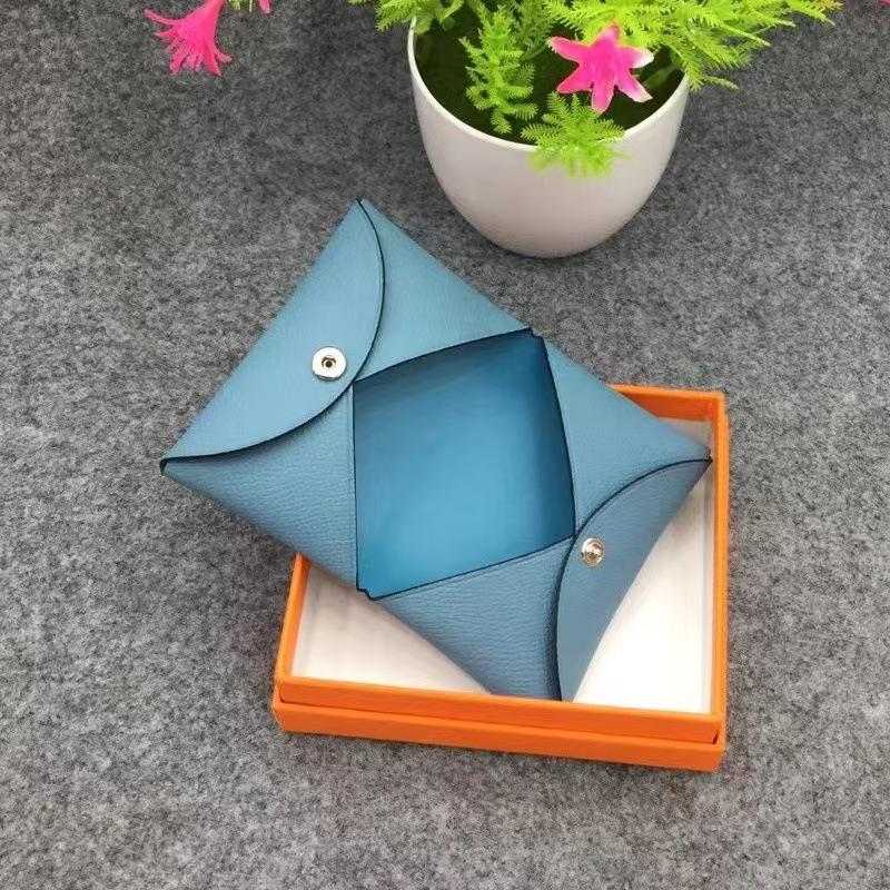 蓝色