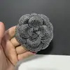 Novo tecido de seda de alta qualidade 7.8 com flor de camélia flor de flor de diamante florzinha perfumada corsage para lapela clipe de cabelo joia com broche