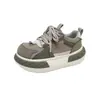 Zapatillas casuales de cordones de otoño 2026, nuevo estilo versátil para personas menudas, zapatos de suela ultra gruesa, zapatillas de papá, de tela de moda con doble suela
