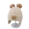 Nuevo Sombrero Cálido de Invierno para Niños Oso Lindo Doble Bola Sombrero de Bebé Caliente Protección para Orejas Tejido Más Felpa Lana Sombrero
