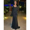 Novidades Outono/Inverno 2025 Roupas Femininas: Vestido Elegante e Sexy de Gola U, Caimento Justo, Cor Sólida, Manga Flare